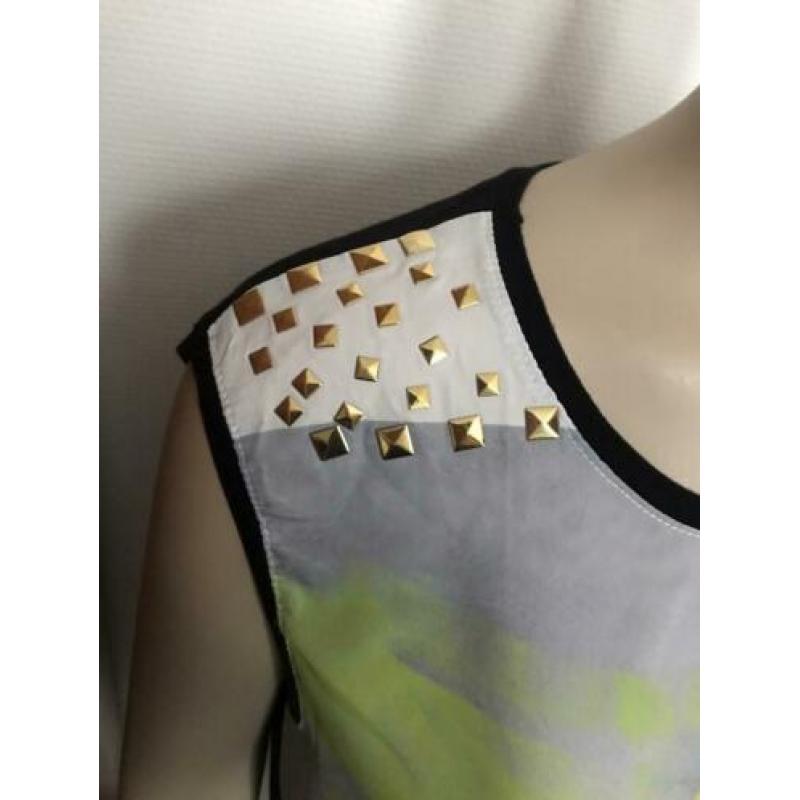 Fotoprint shirt top sweewe zwart gekleurd print studs goud M
