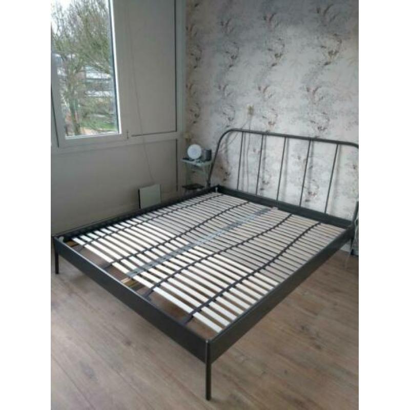 Tweepersoons bed