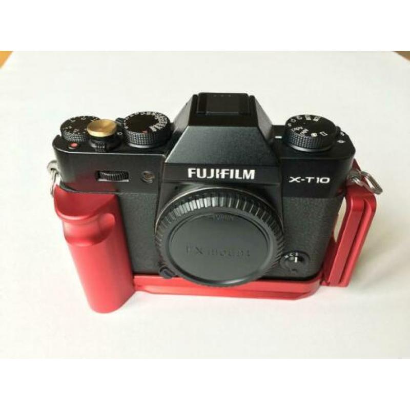 Fujifilm X-T10 body zwart en met L-Plate Grip rood