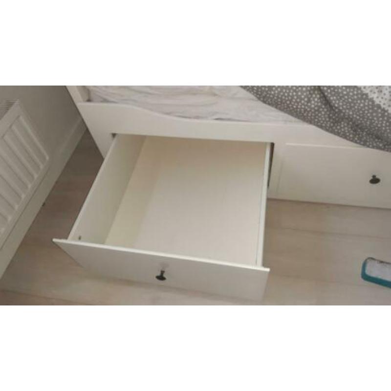Hennes bedbank wit