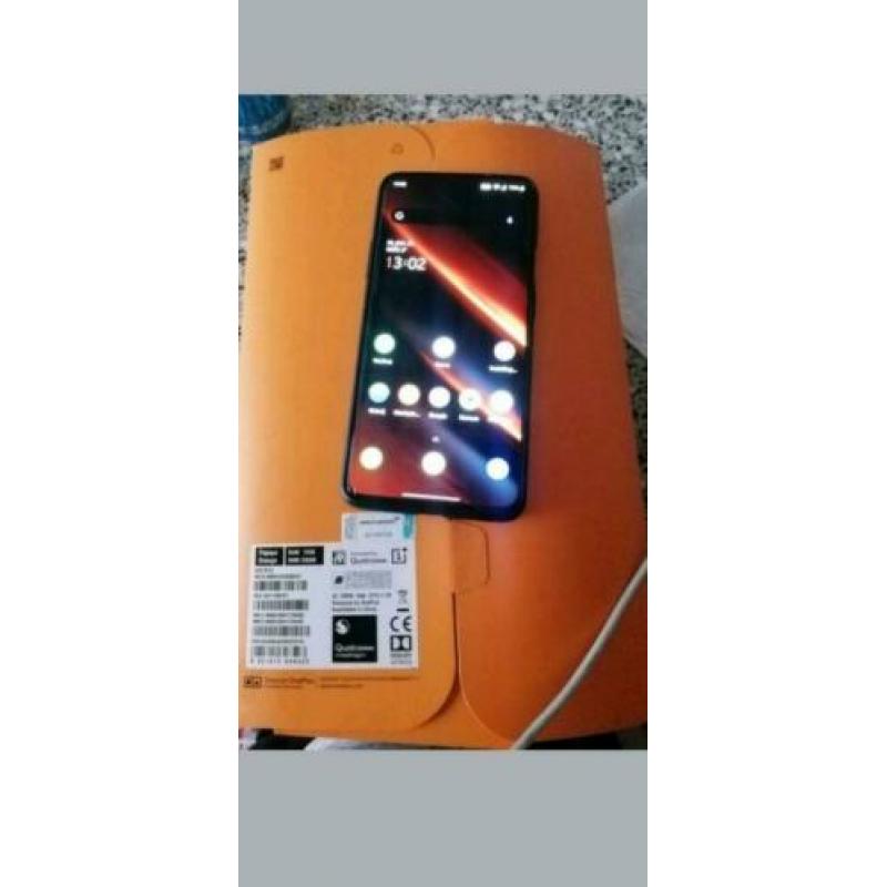 2 mnd oud Oneplus 7t pro McLaren edition