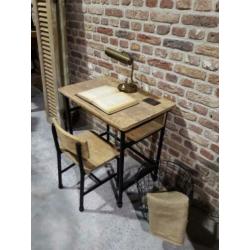 sober stoer vintage industrieel burootje schooltafeltje r