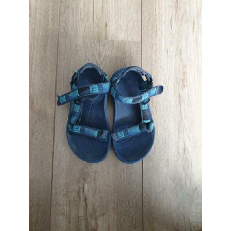 Blauwe Teva's maat 29/30