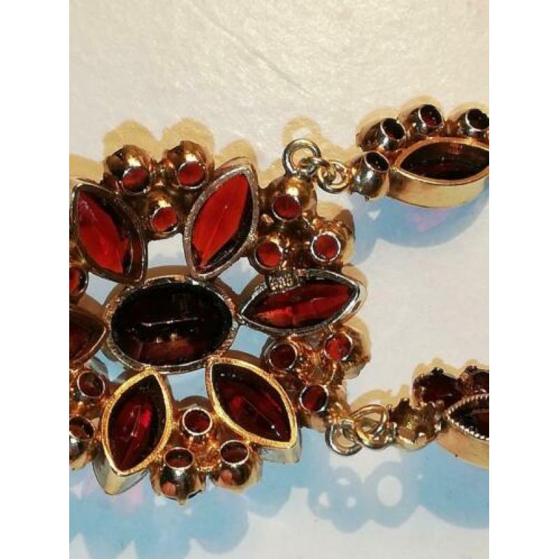 Prachtig oude gouden ketting met robijnen hanger