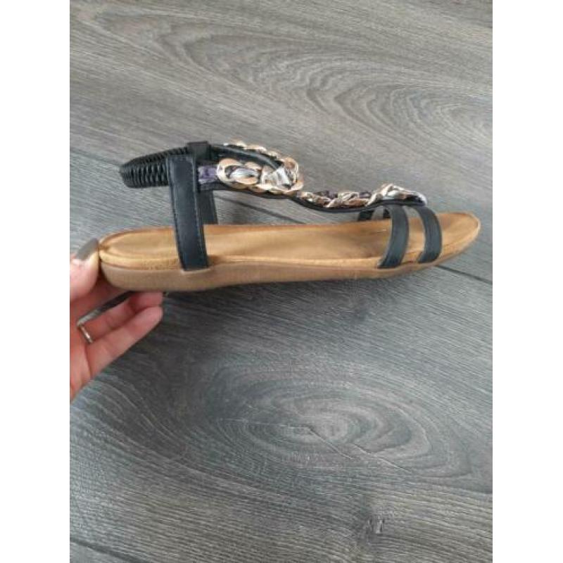 Leuke zomer slipper/sandaal. Maat 37