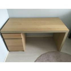 Malm Bureau - eikenfineer 140x65 cm