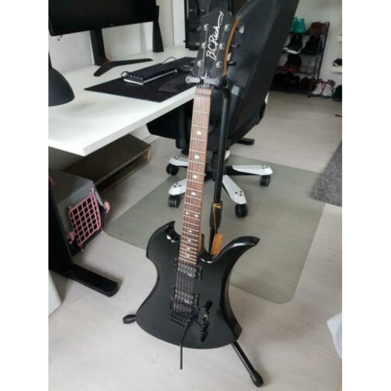 BC Rich Mockingbird