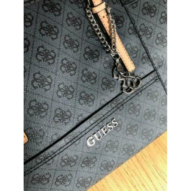 Guess tas
