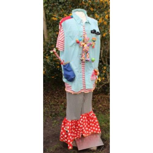 Grappige, heel vrolijke , aparte CLOWN , 6 delig, mt. L
