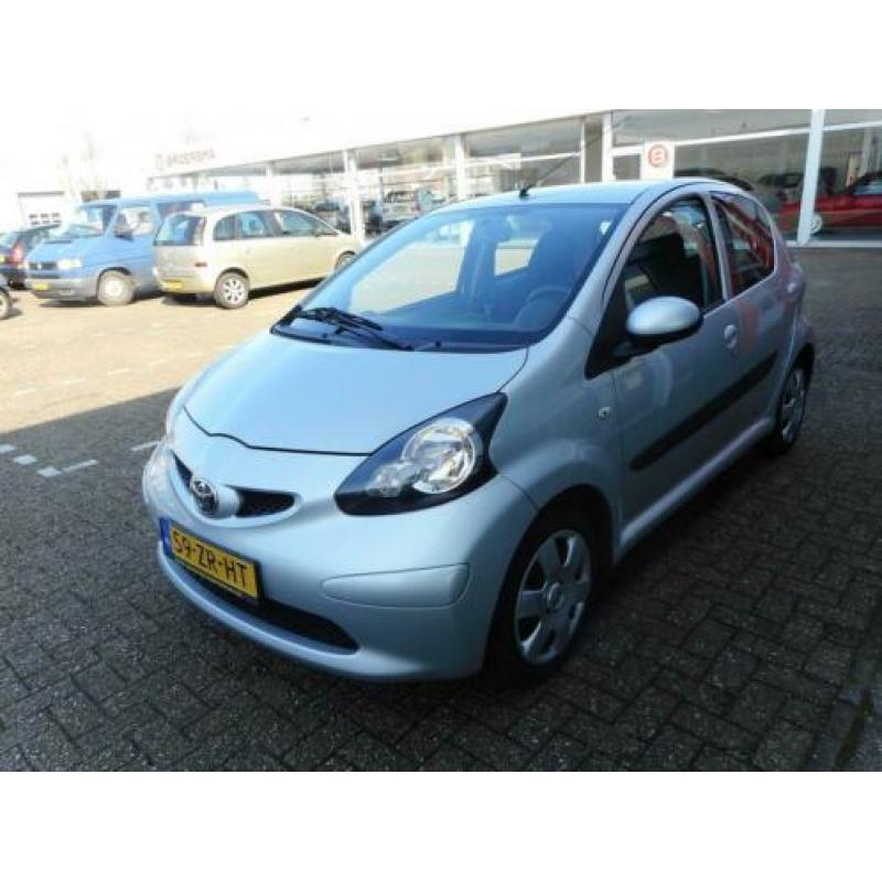 Toyota Aygo 1.0-12V + (bj 2008)