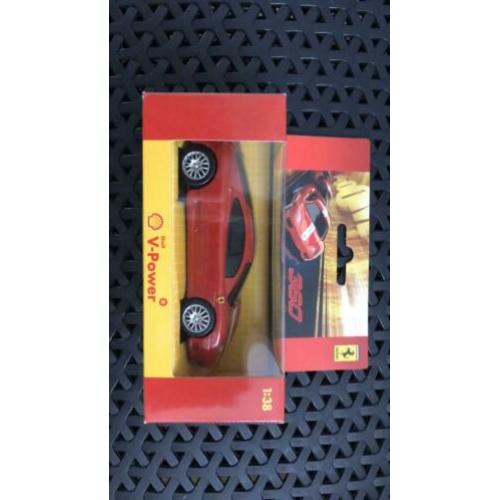 Race auto Ferrari pull back
