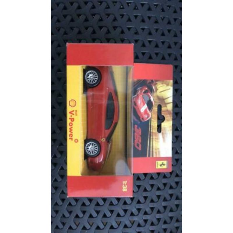 Race auto Ferrari pull back