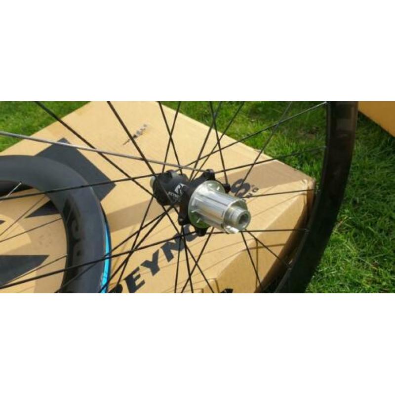 Reynolds 65 Aero Carbon Clincher Disc Brake Wheelset 2019