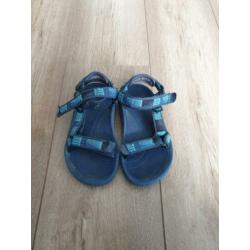 Blauwe Teva's maat 29/30