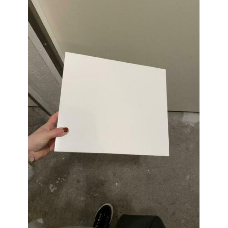 Ikea wandplankjes 2 stuks