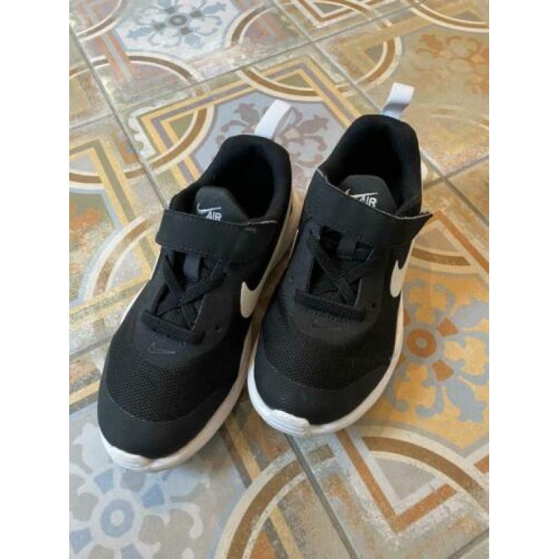 Nike Air zwart zgan met gratis waterschoen 29,5