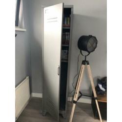 Stoere ijzeren grijze lockerkast