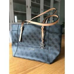 Guess tas