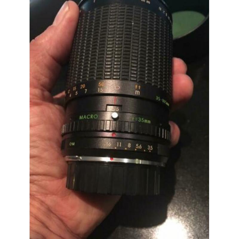 OM10 lens en flitser voor de hobbyfotograaf