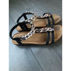 Leuke zomer slipper/sandaal. Maat 37