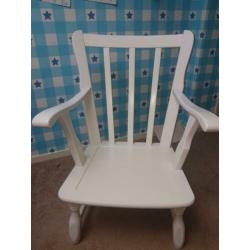 Witte stoel kinderkamer
