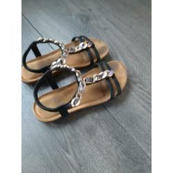 Leuke zomer slipper/sandaal. Maat 37