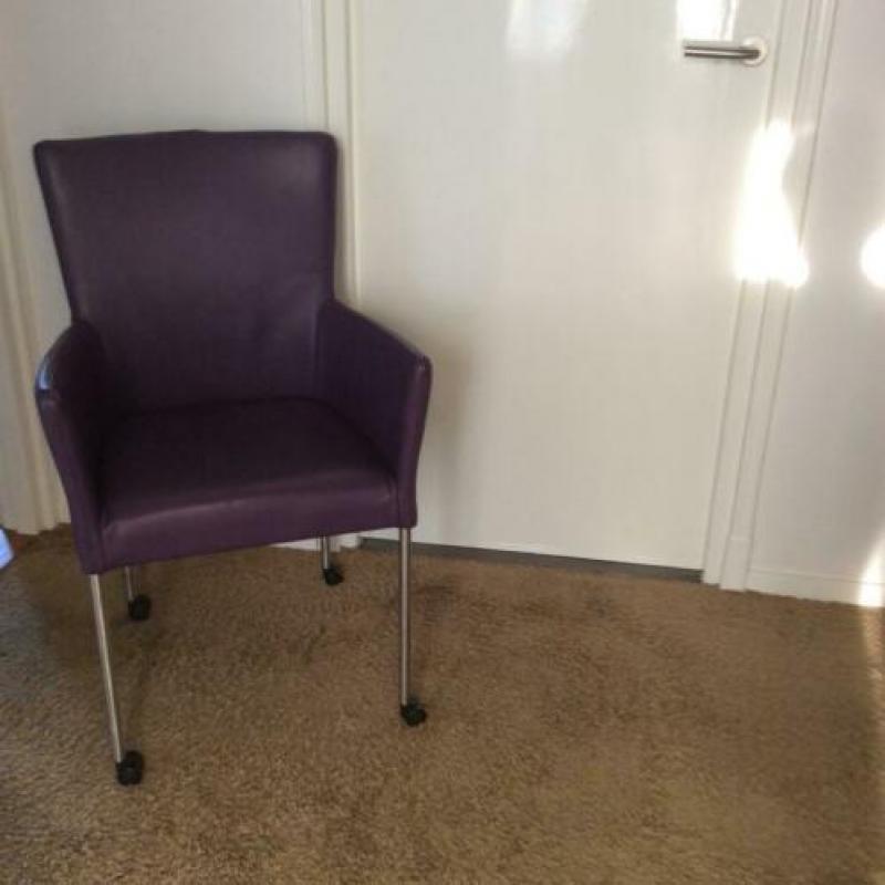 Lederen aubergine stoelen