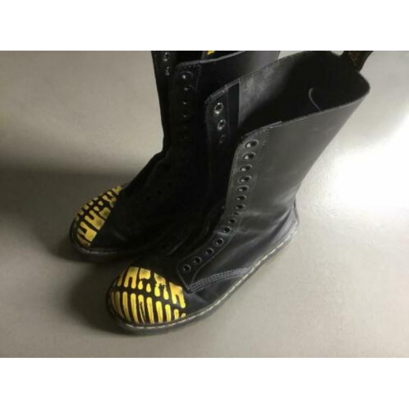 Hoge dr martens, on paar, maat 39 en maat 41