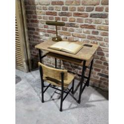 sober stoer vintage industrieel burootje schooltafeltje r