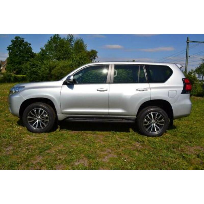 Toyota Land Cruiser 2.8 D-4D Challenger Blind van op voorraa