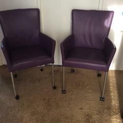 Lederen aubergine stoelen