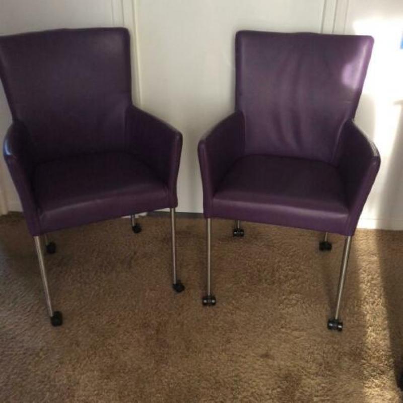 Lederen aubergine stoelen
