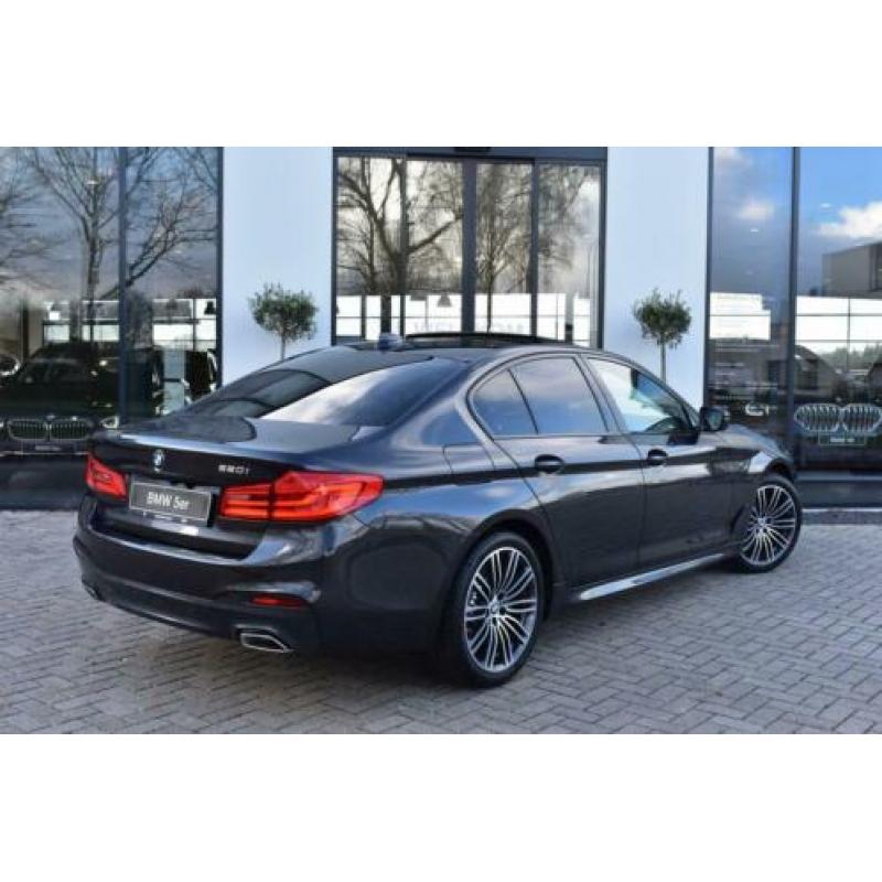 BMW 5 Serie 520i High Executive M Sport Eifenbeinweiss Nappa