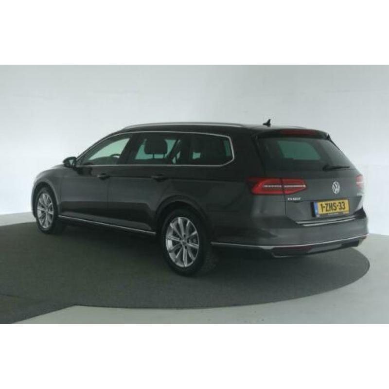 Volkswagen Passat VARIANT 2.0 TDI 150PK Highline [ Panorama