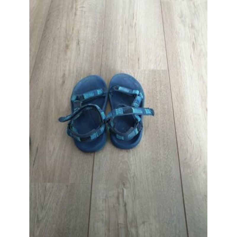 Blauwe Teva's maat 29/30
