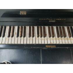 Zwarte piano