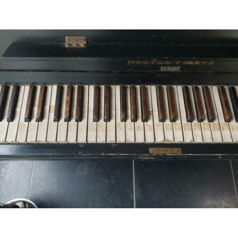 Zwarte piano