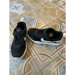 Nike Air zwart zgan met gratis waterschoen 29,5