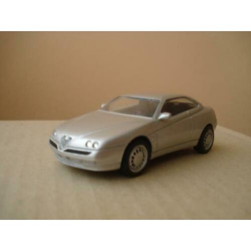 alfa romeo GTV 916 1/43