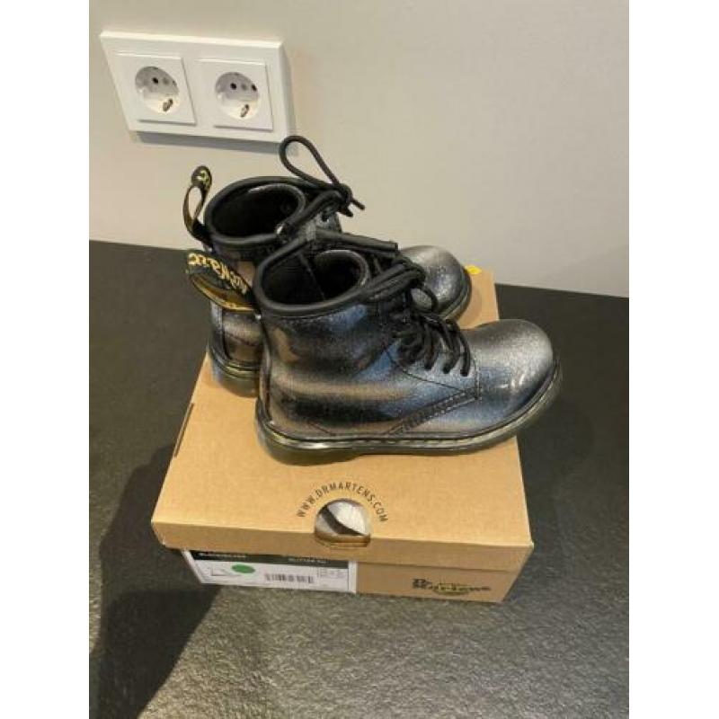 Zgan dr Martens docs mt 27 zwart zilver met glitter!