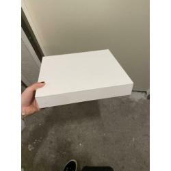 Ikea wandplankjes 2 stuks