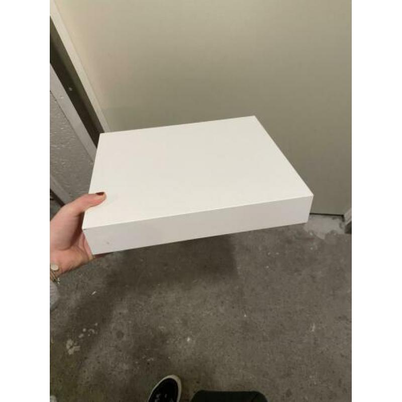 Ikea wandplankjes 2 stuks