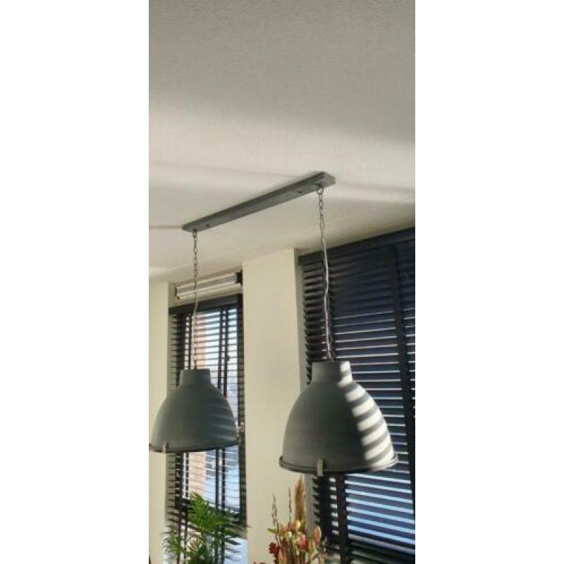 Te koop set industriële lampen betonlook