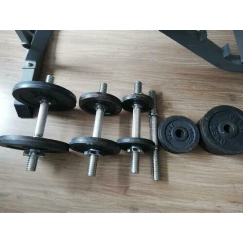 Sport bankje plus dumbells en schijven totaal 32,5 kg
