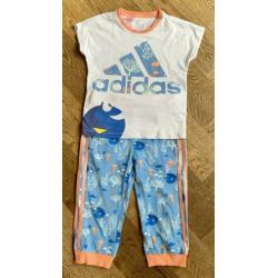 Adidas sportsetje maat 128
