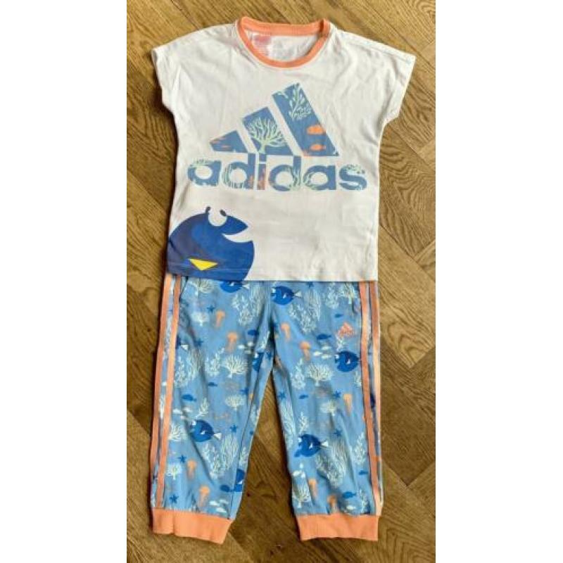 Adidas sportsetje maat 128