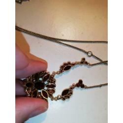 Prachtig oude gouden ketting met robijnen hanger