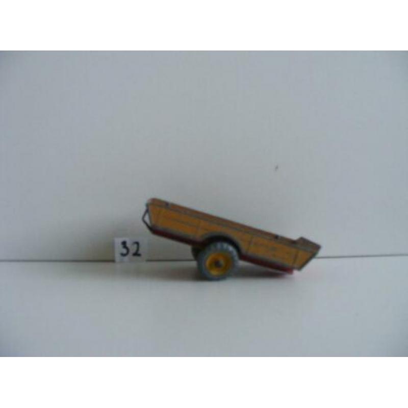 Halesowen farm trailer, dinky toys, incompleet (32)