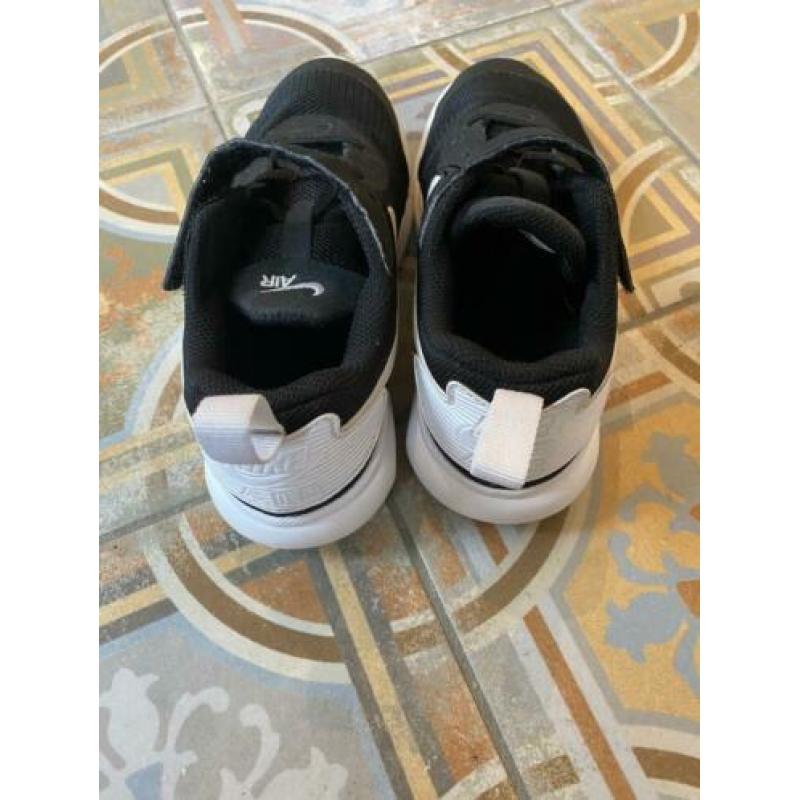 Nike Air zwart zgan met gratis waterschoen 29,5