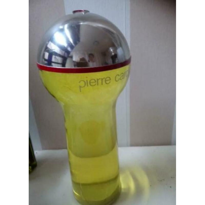 Giant factice Pierre Cardin decoratie parfumfles